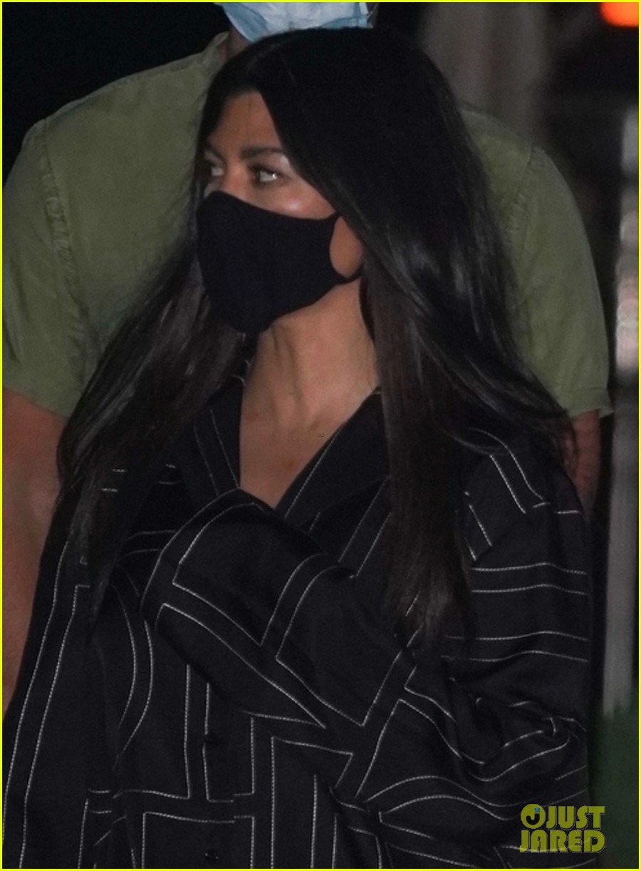 Kourtney Kardashian Wears Her Pajamas to Malibu Dinner With Friends Photo 4469825 Kourtney