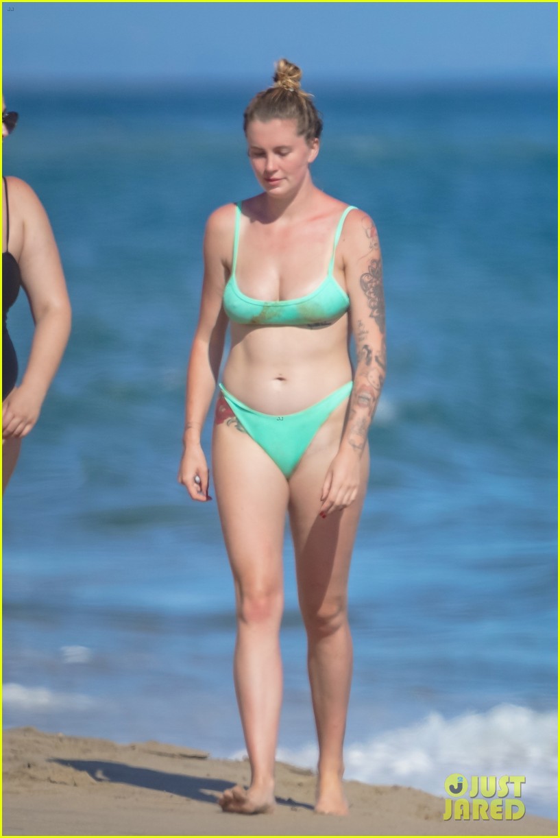 Ireland Baldwin Body Shape - In a Bikini