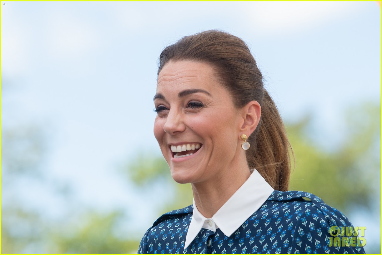 Prince William & Kate Middleton Host A Tea Party To Celebrate NHS's