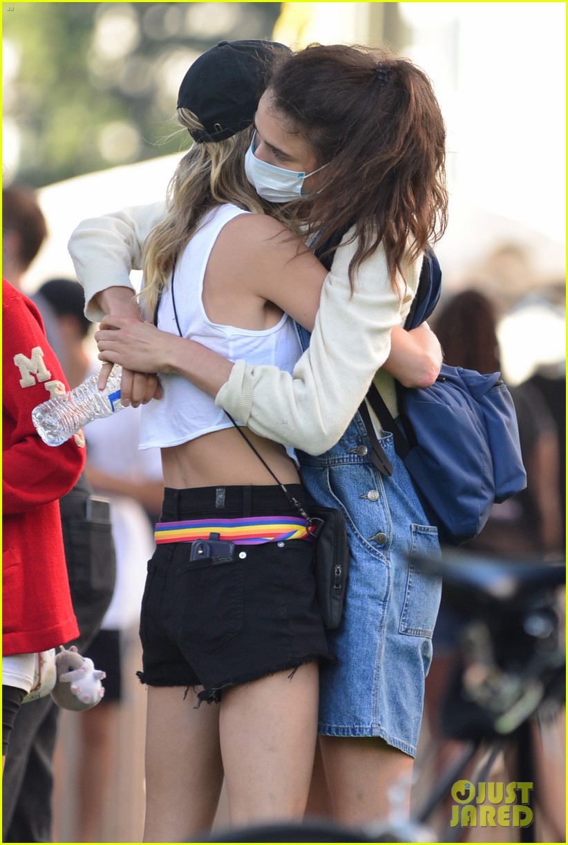 Margaret Qualley and Cara Delevingne and Kaia Gerber – Seen