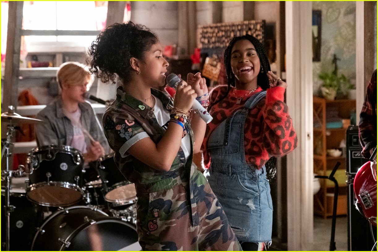 'Julie & The Phantoms' Reveals Cast and Launch Date Get a First Look