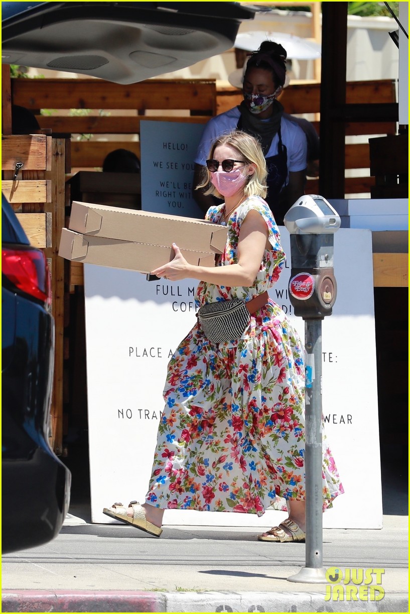 Photo kristen bell food pick up diapers quotes 01 Photo 4467364