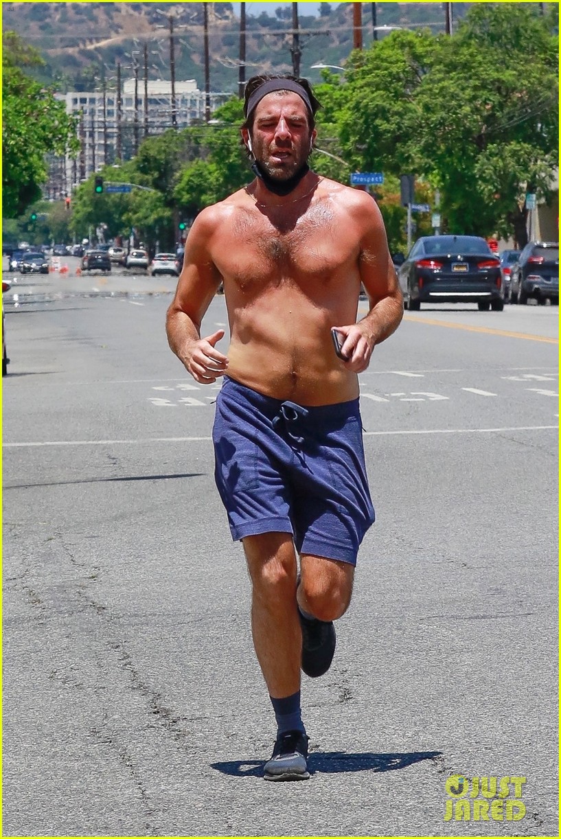 Zachary Quinto Goes Shirtless for a Run in L.A.: Photo 4472050 | Shirtless, Zachary  Quinto Pictures | Just Jared