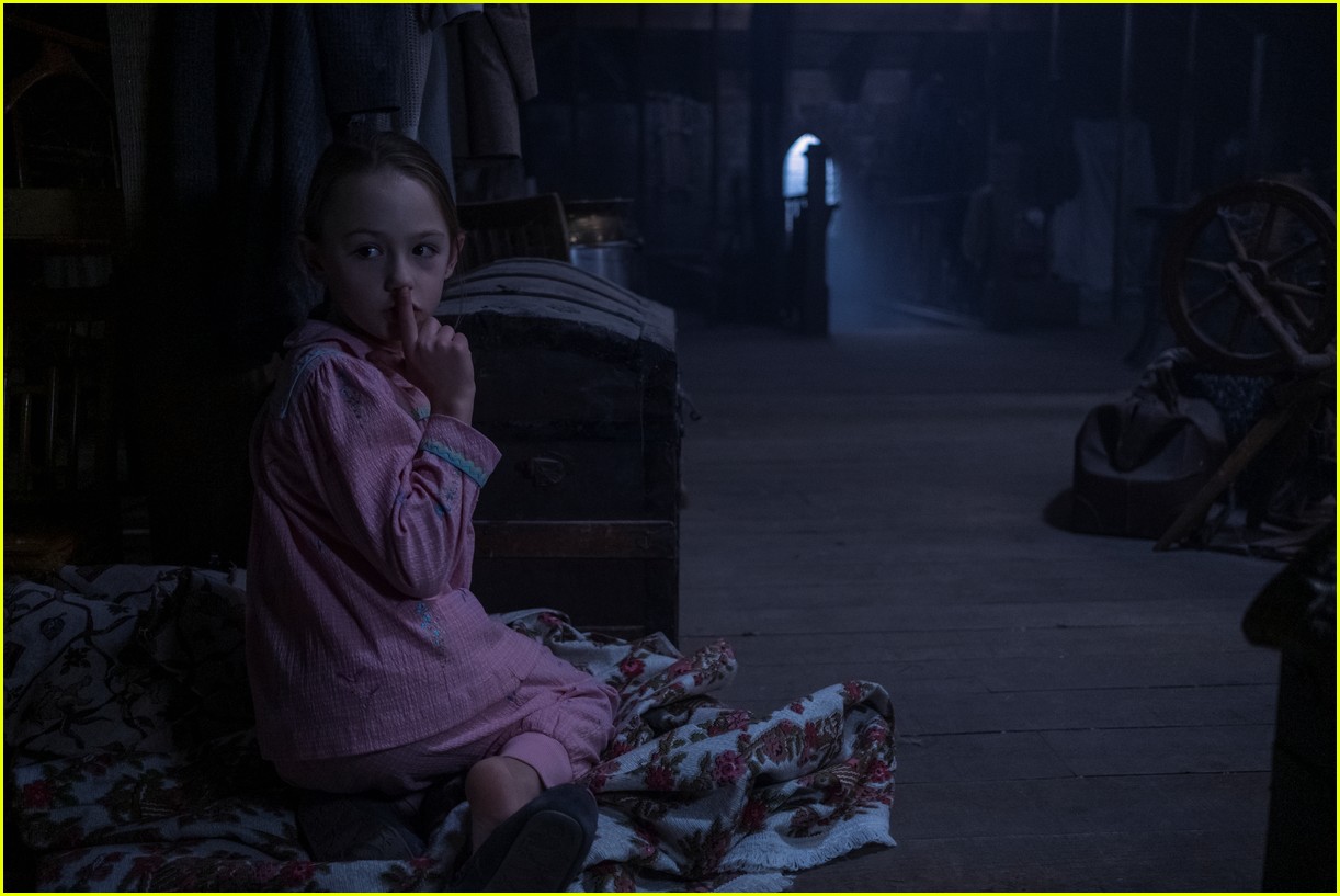 Netflix's 'Haunting of Bly Manor' Gets Chilling First Trailer & Release(01)