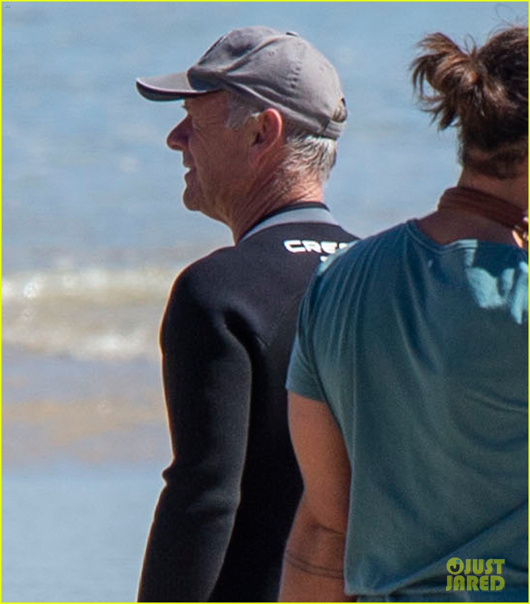 chris hemsworth skintight wetsuit at the beach 054476887
