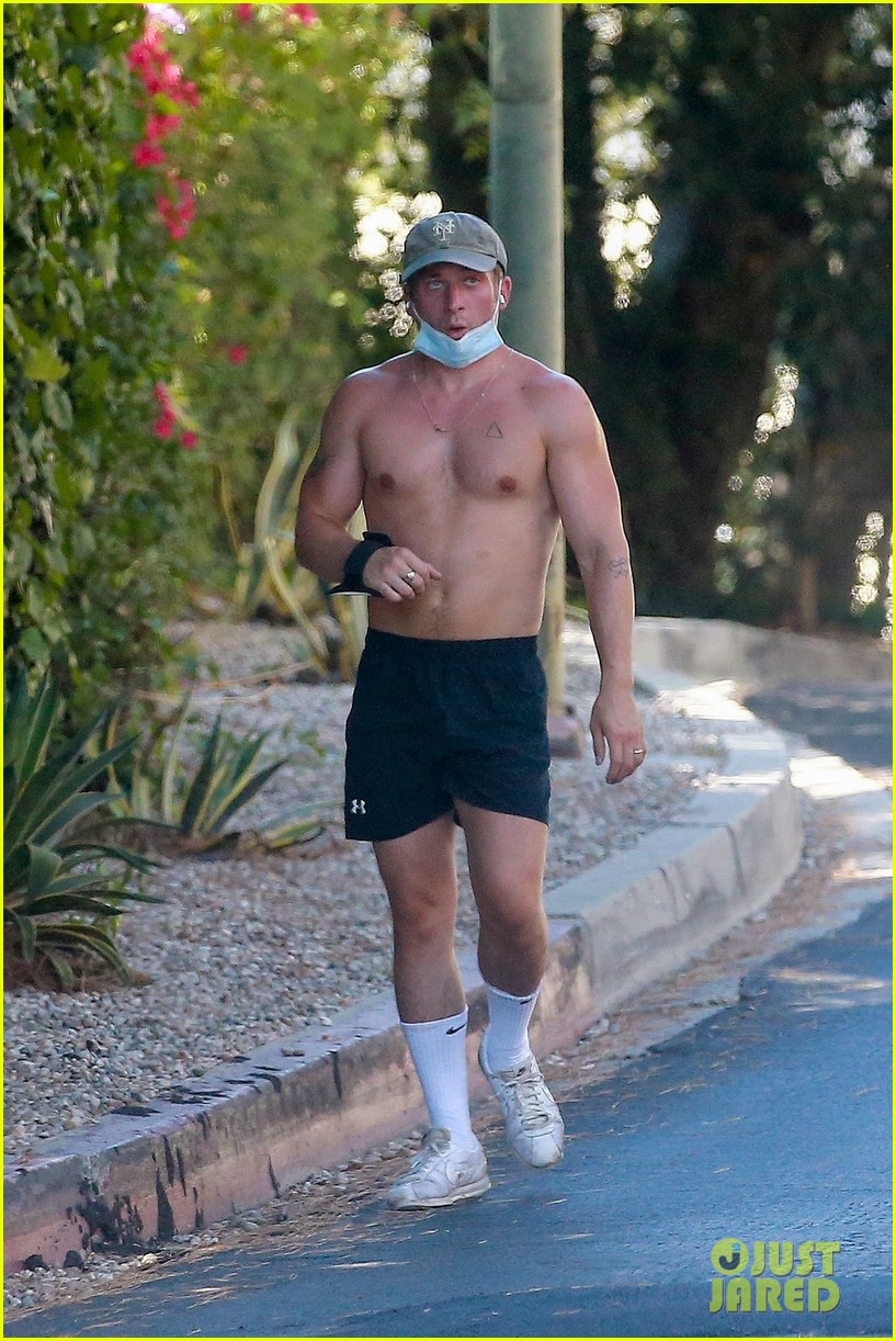 Photo: jeremy allen white shirtless hike pics 03 | Photo 4476369 | Just ...