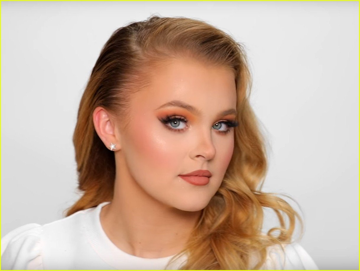 JoJo Siwa Looks So Different After James Charles' Makeover - See Photo...