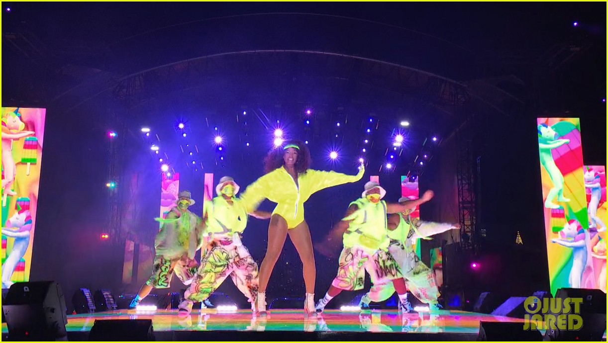 Keke Palmer Gives Colorful Performance of Her Song 'Snack' at MTV VMAs
