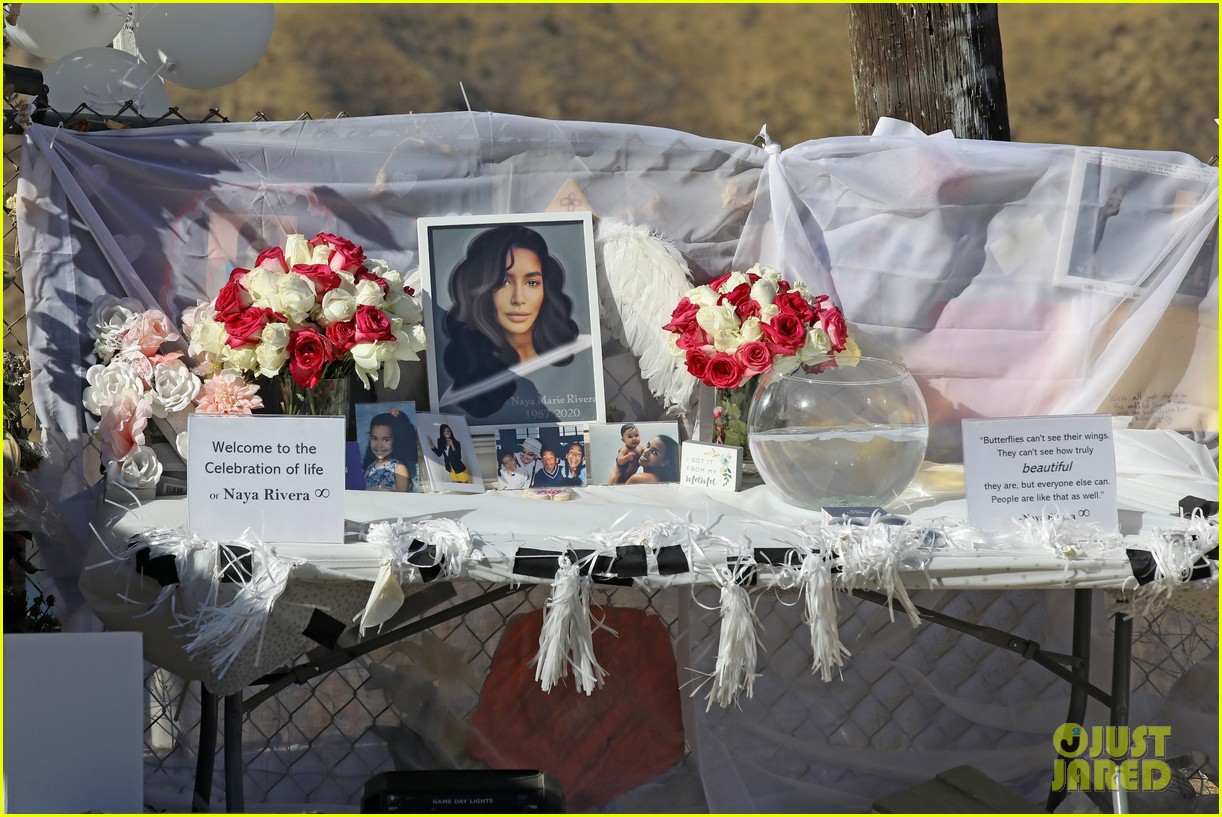 Naya Rivera's Fans Hold Vigil at Lake Piru Photo 4473203 Naya Rivera