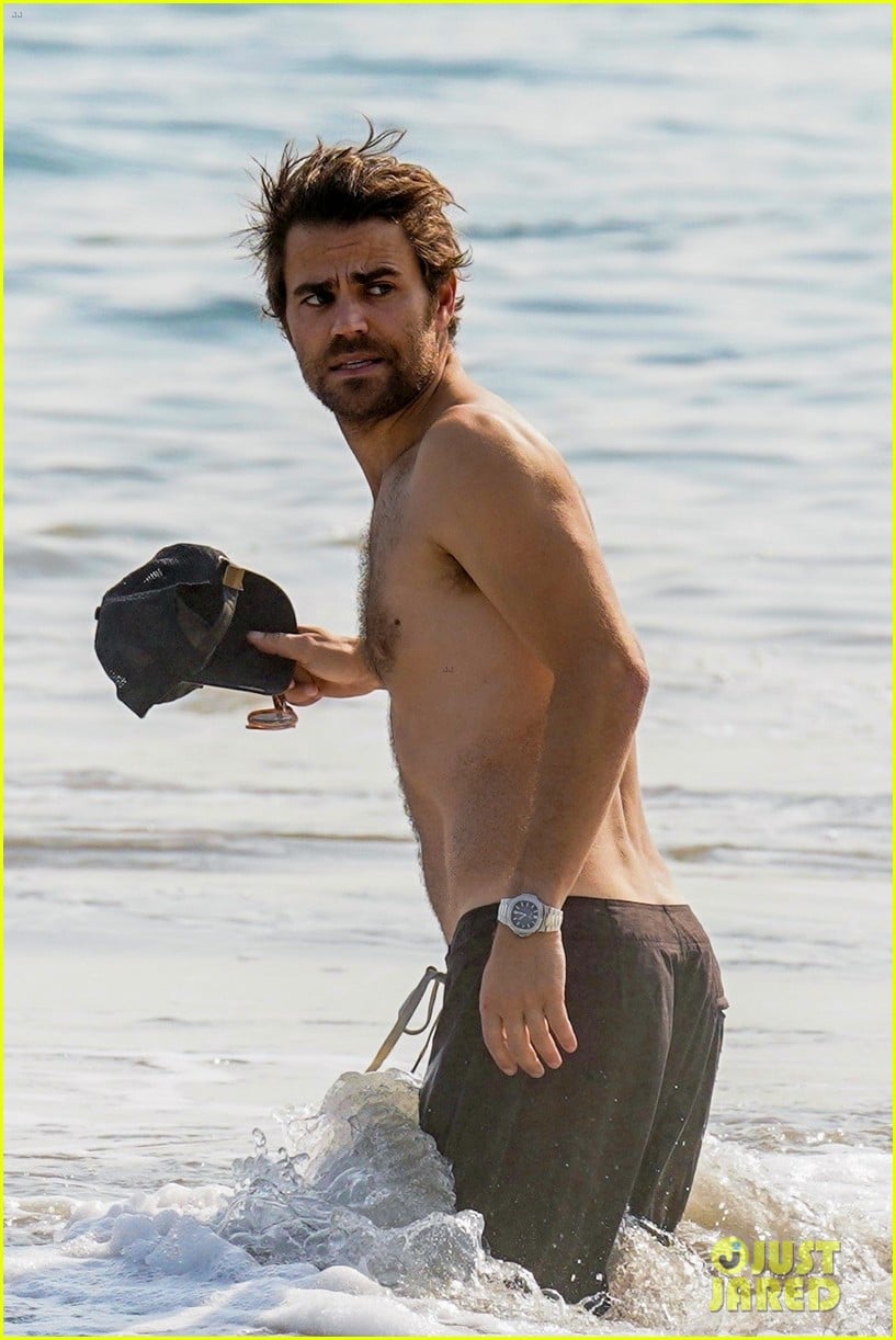 Paul Wesley Looks Hot Going Shirtless at the Beach! paul wesley looks hot g...