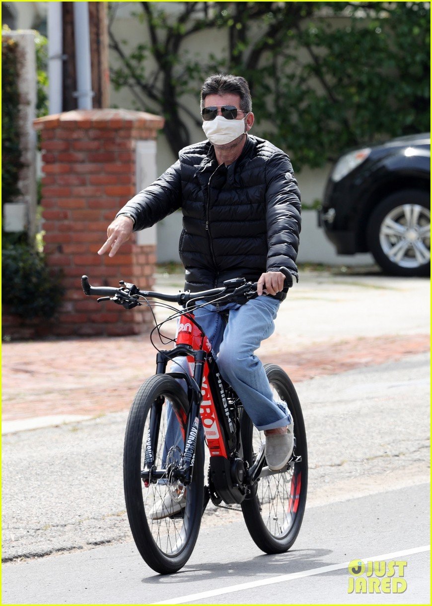 Simon Cowell Undergoes Near 6Hour Surgery After Breaking His Back in