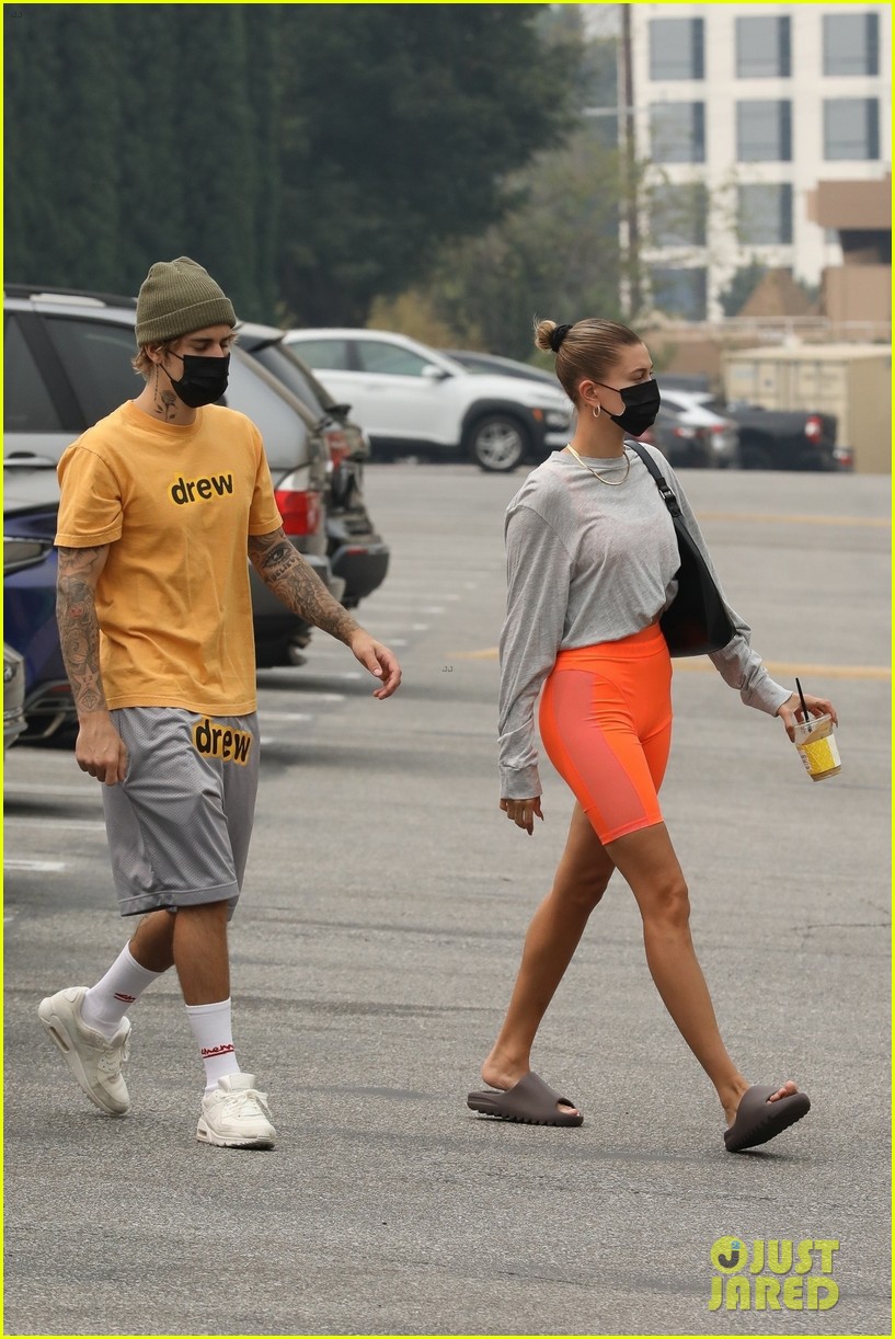 Justin Bieber & Wife Hailey Hold Hands En Route to a Saturday Morning