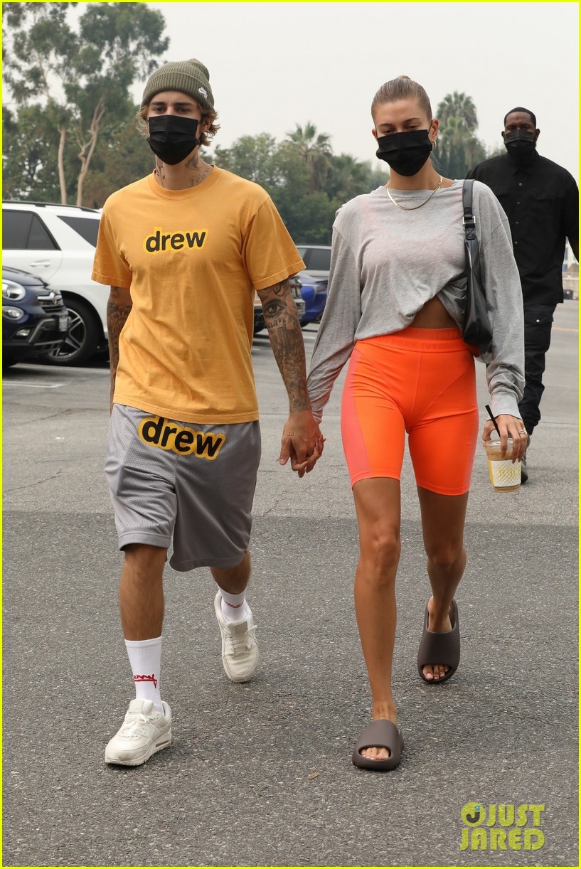 Justin Bieber & Wife Hailey Hold Hands En Route to a Saturday Morning