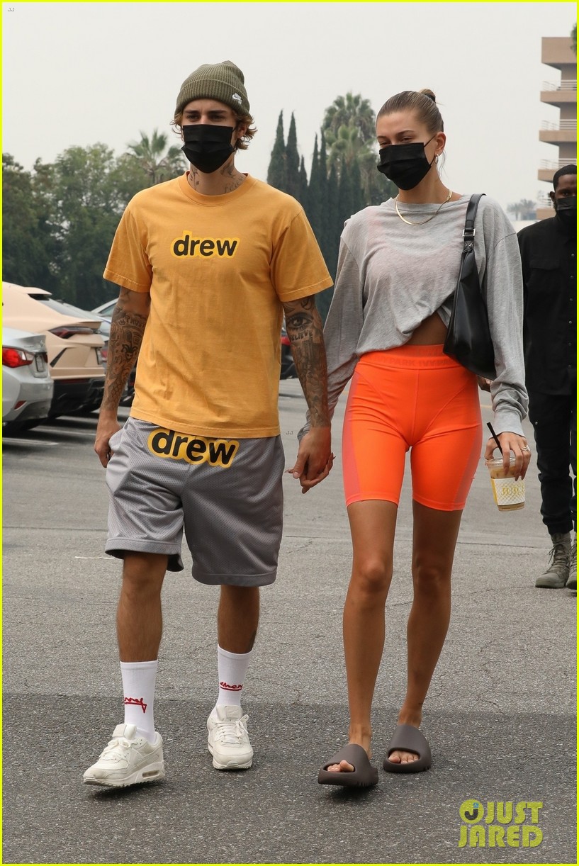 Justin Bieber & Wife Hailey Hold Hands En Route to a Saturday Morning