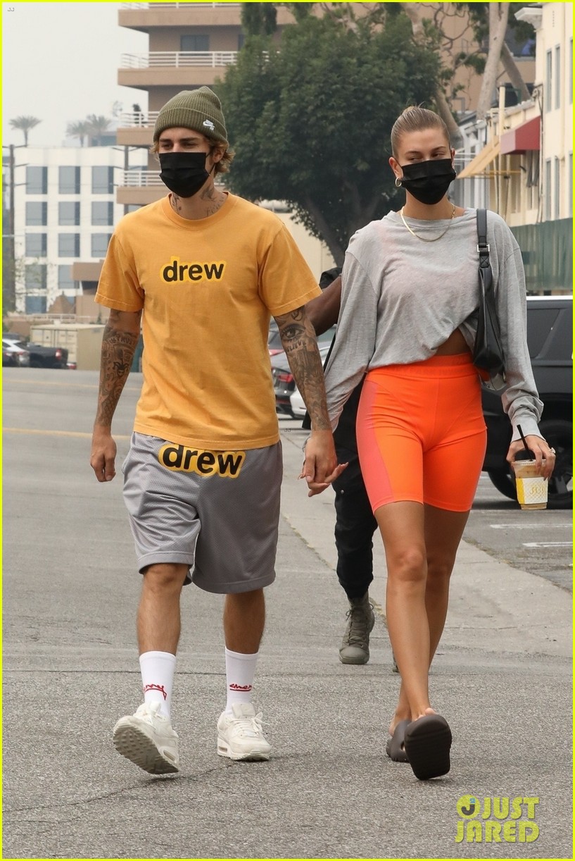 Justin Bieber & Wife Hailey Hold Hands En Route to a Saturday Morning