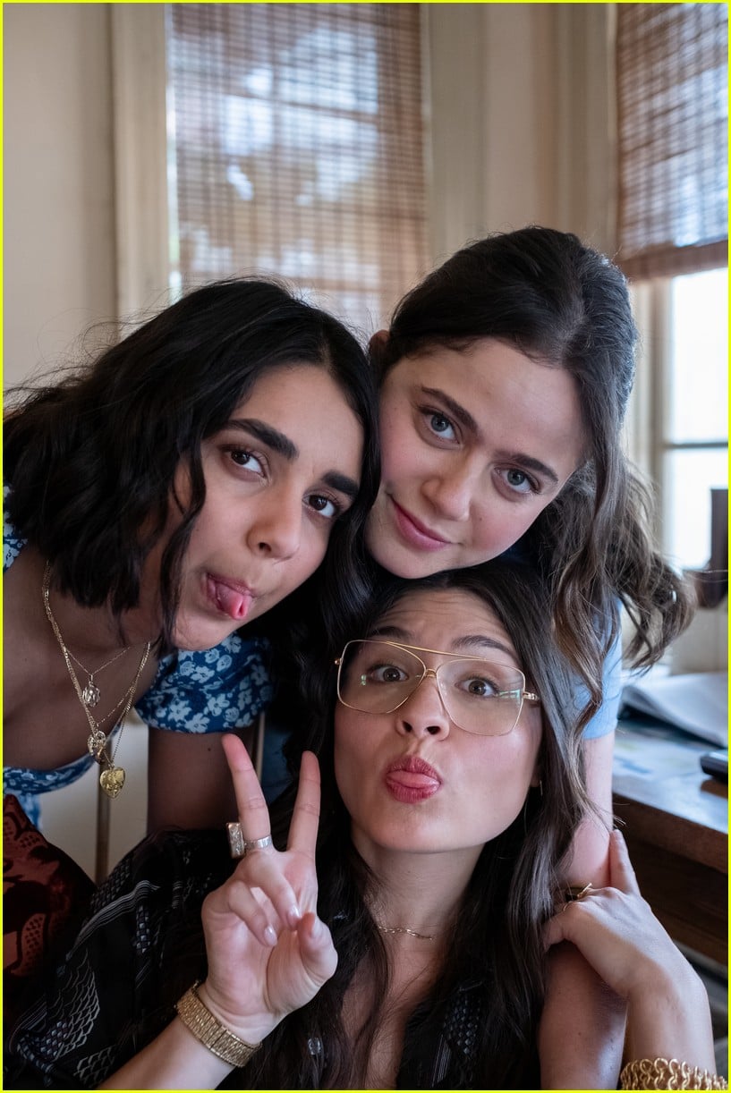 The Stars of 'The Broken Hearts Gallery' Interviewed Each Other