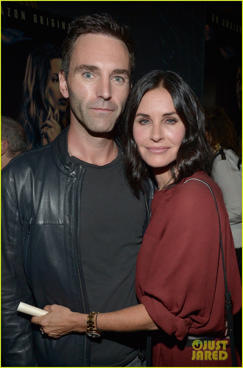 Courteney Cox Celebrates 7th Anniversary with Partner Johnny McDaid(02)