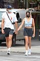 kaia gerber jacob elordi holding hands in nyc 04