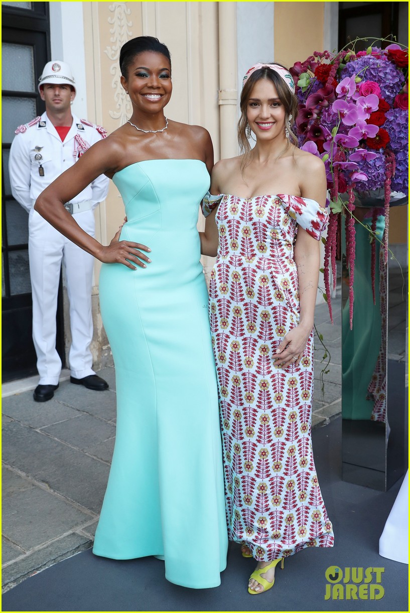 Photo: gabrielle union jessica alba watch las finest 07 | Photo 4485948