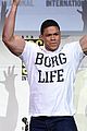 ray fisher fires back at warner bros 05