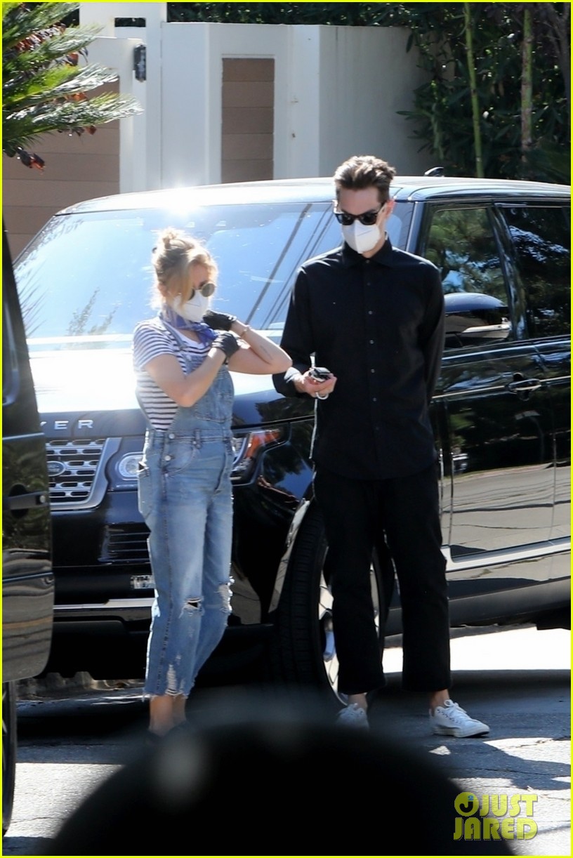Pregnant Ashley Tisdale & Husband Christopher French Go House Hunting in L.A. Photo 4485154