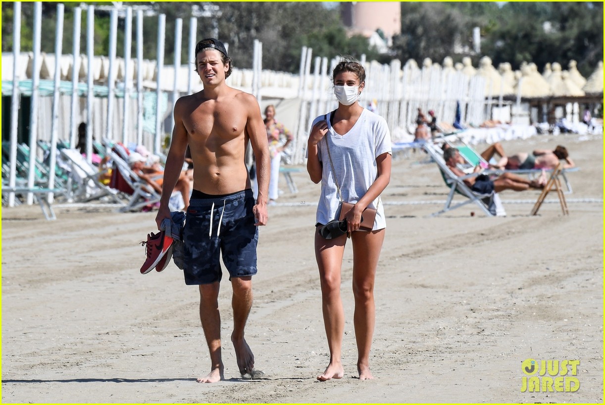 taylor hill walks the beach with shirtless daniel fryer in venice 074480518