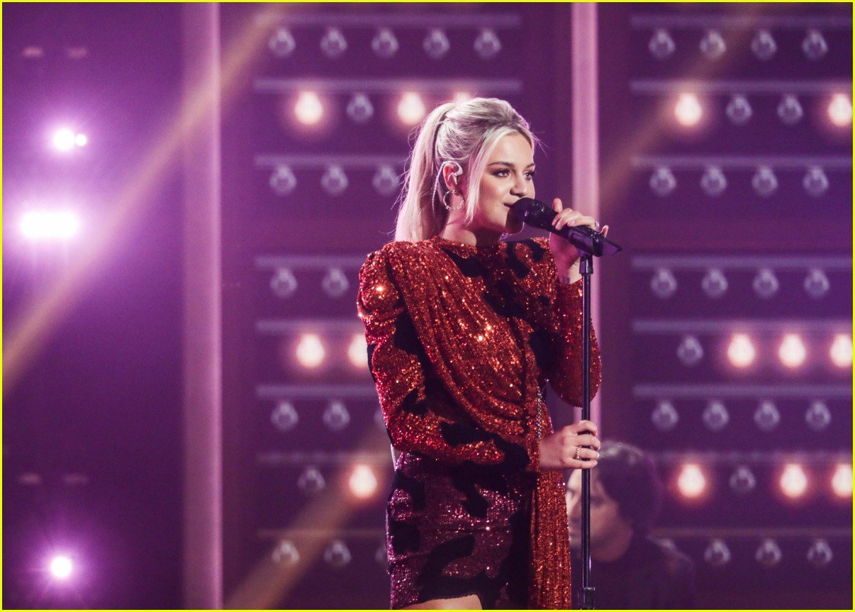 Kelsea Ballerini Performs New Version of 'Hole in the Bottle' at ACM Awards 2020! Photo 4483828