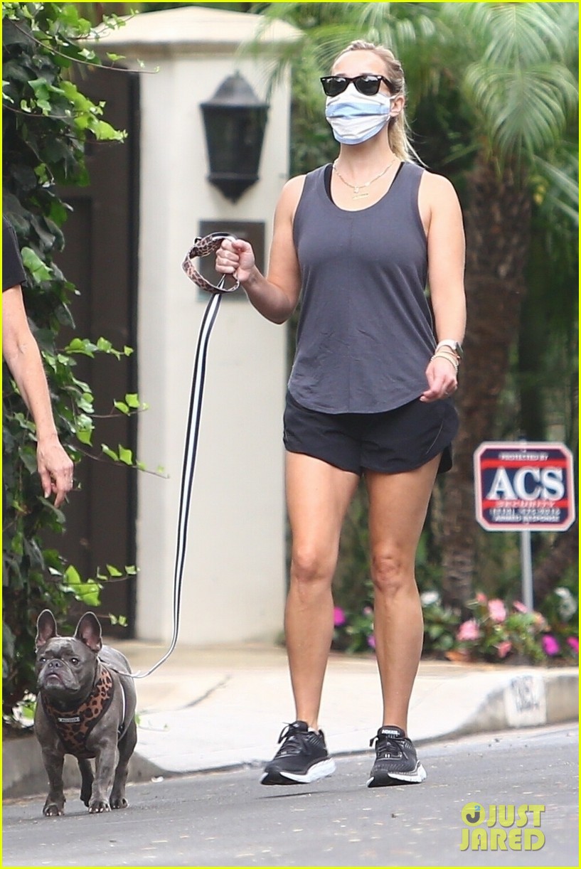 reese witherspoon walk with french bulldog 054481625
