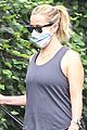 reese witherspoon walk with french bulldog 06