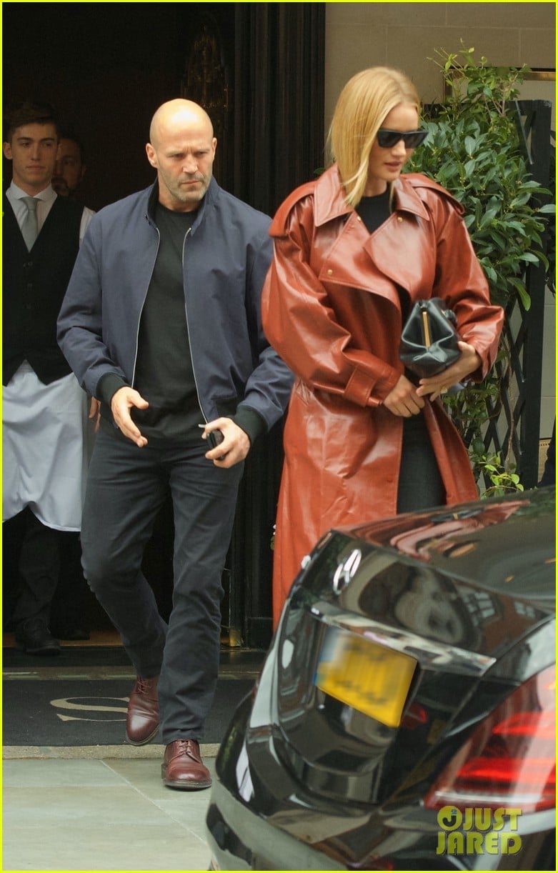 jason statham rosie huntington whiteley out for lunch 114480723