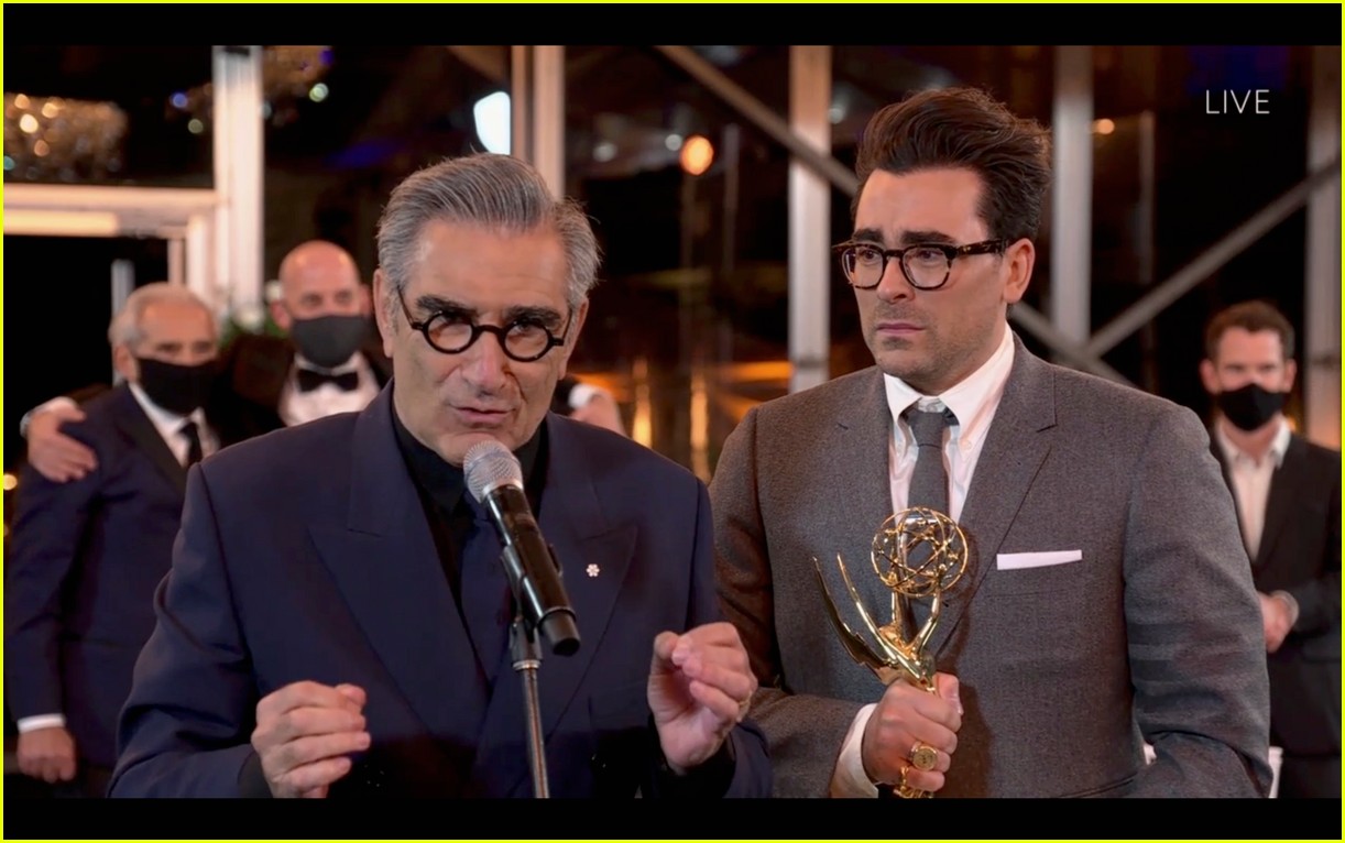 'Schitt's Creek' Wins All 7 Possible Awards at Emmys 2020, First Show to Sweep! Photo 4485650