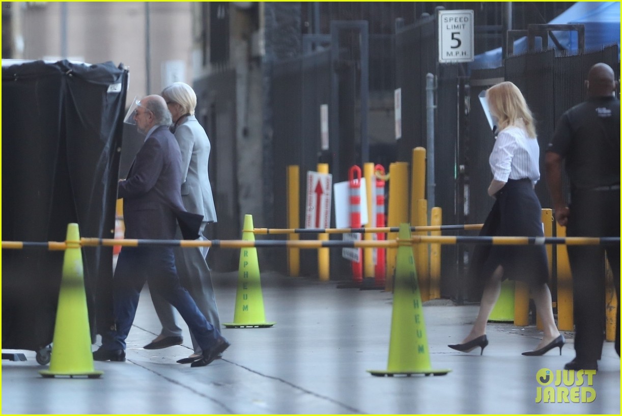 Photo west wing cast members arrive for reunion taping in nyc 12