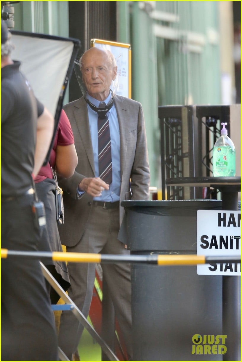 Rob Lowe, Allison Janney, & More 'West Wing' Cast Members Arrive for