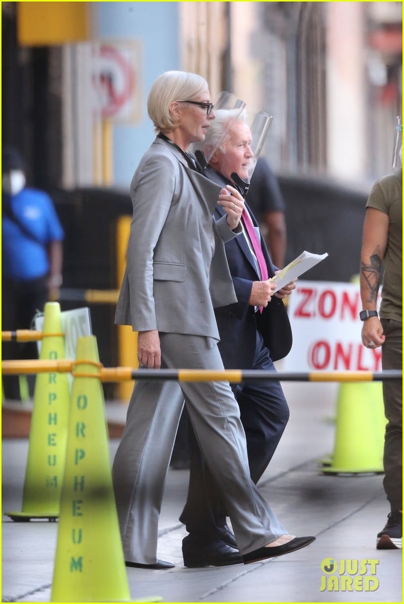 Rob Lowe, Allison Janney, & More 'West Wing' Cast Members Arrive for