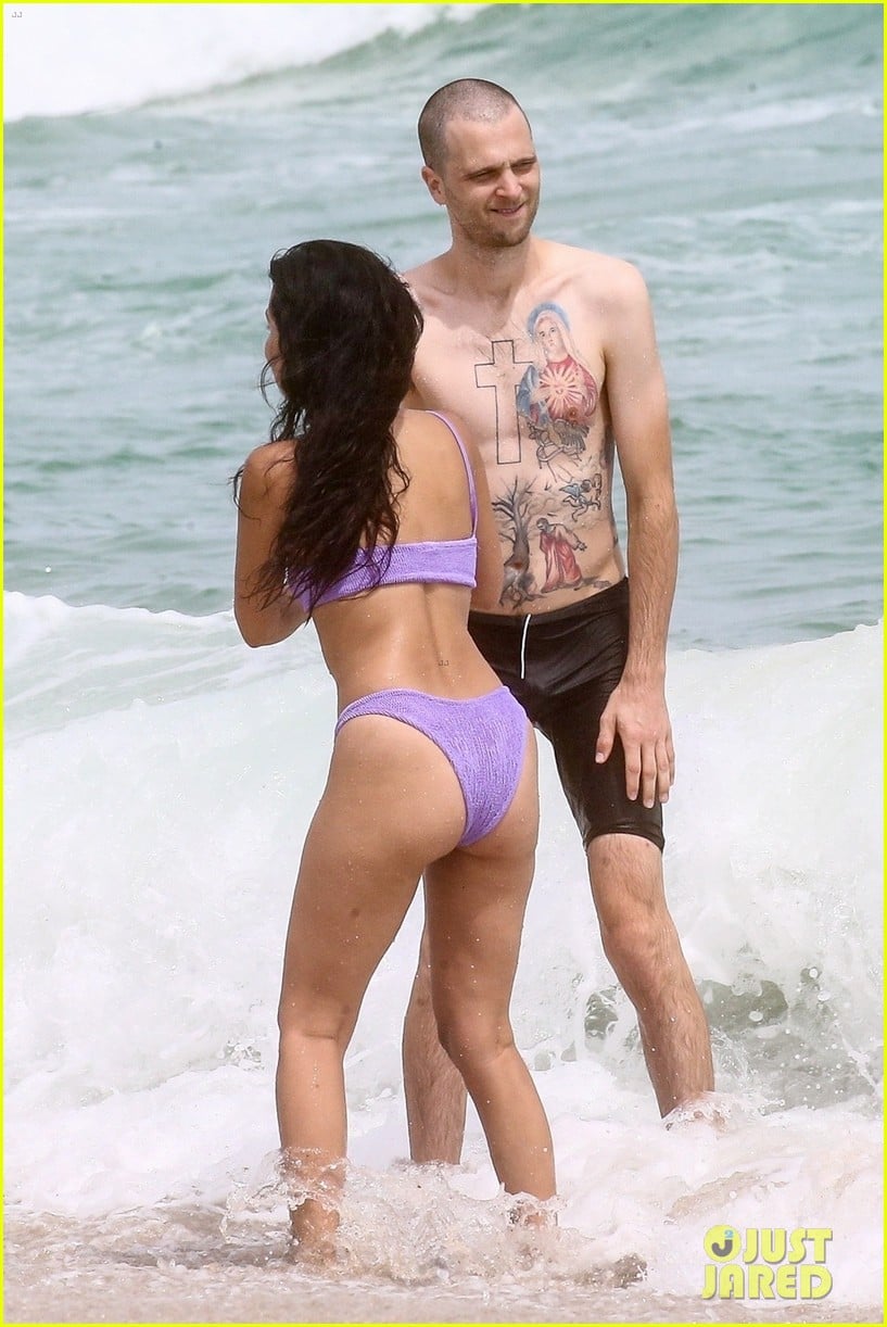 Alexa Demie shows off some skin in a cute purple bikini while at the beach ...