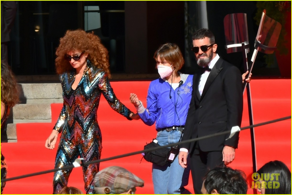 Full Sized Photo of penelope cruz antonio banderas film new movie 17