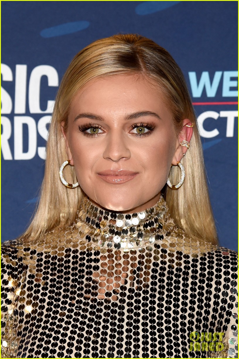 Halsey & Kelsea Ballerini Bring the Heat with 'The Other Girl