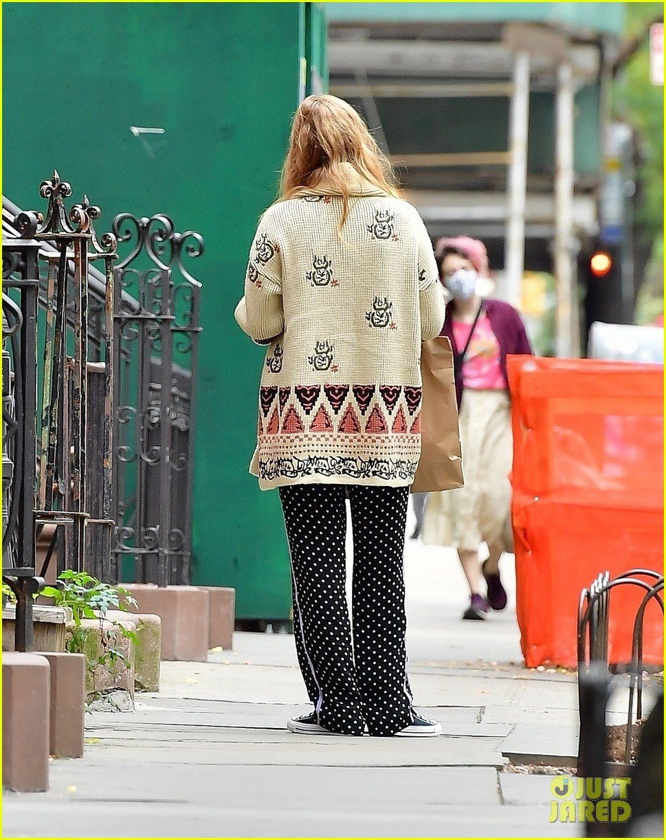 Photo: jennifer lawrence casual fashion in new york city 05 | Photo