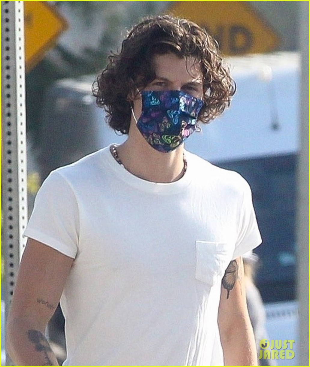 Shawn Mendes Steps Out in L.A. with Tour Manager Cez Darke Photo
