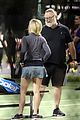 russell crowe britney theriot tennis match 37