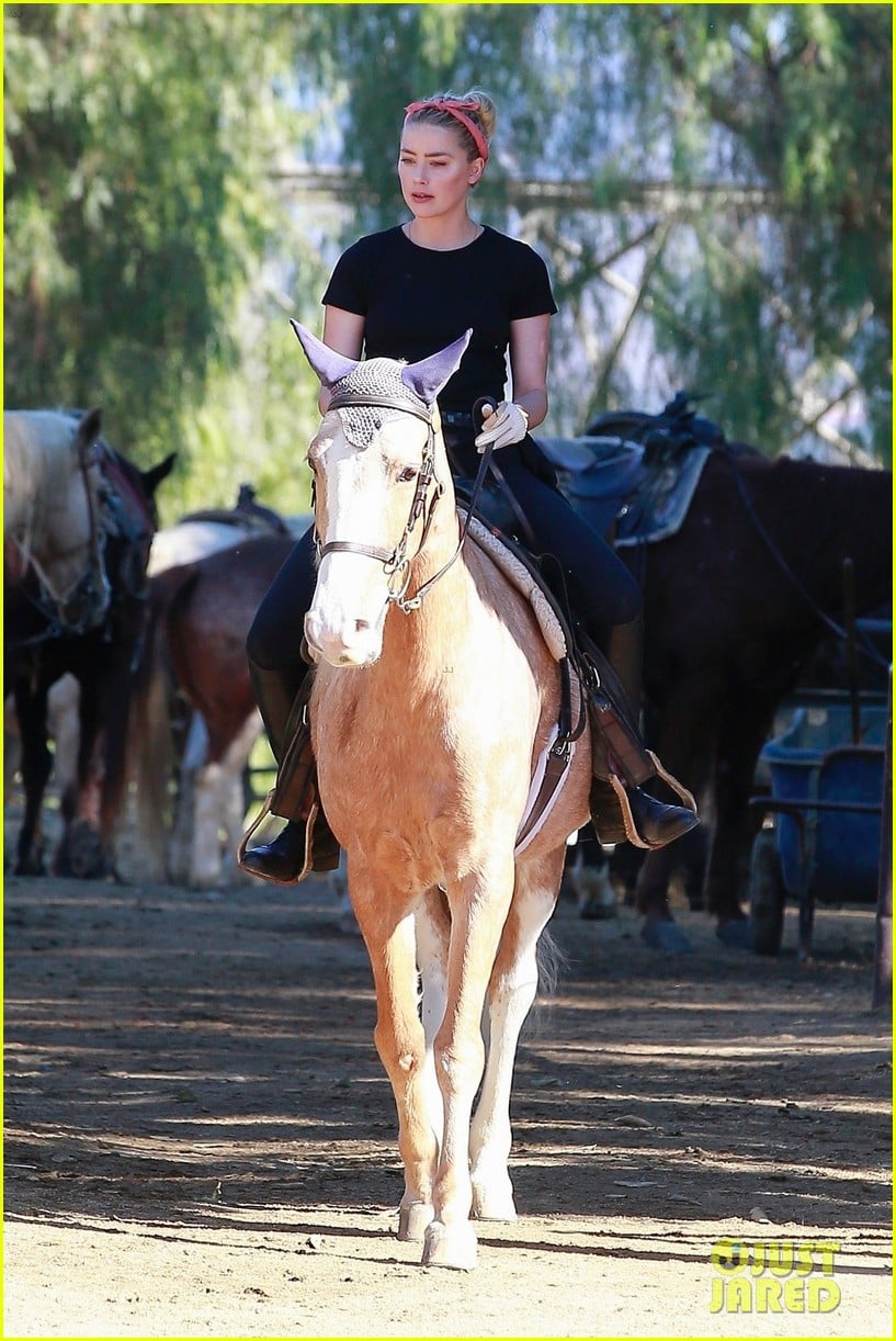 Amber Heard Heads Out on a Horseback Ride with Friends: Photo 4504717