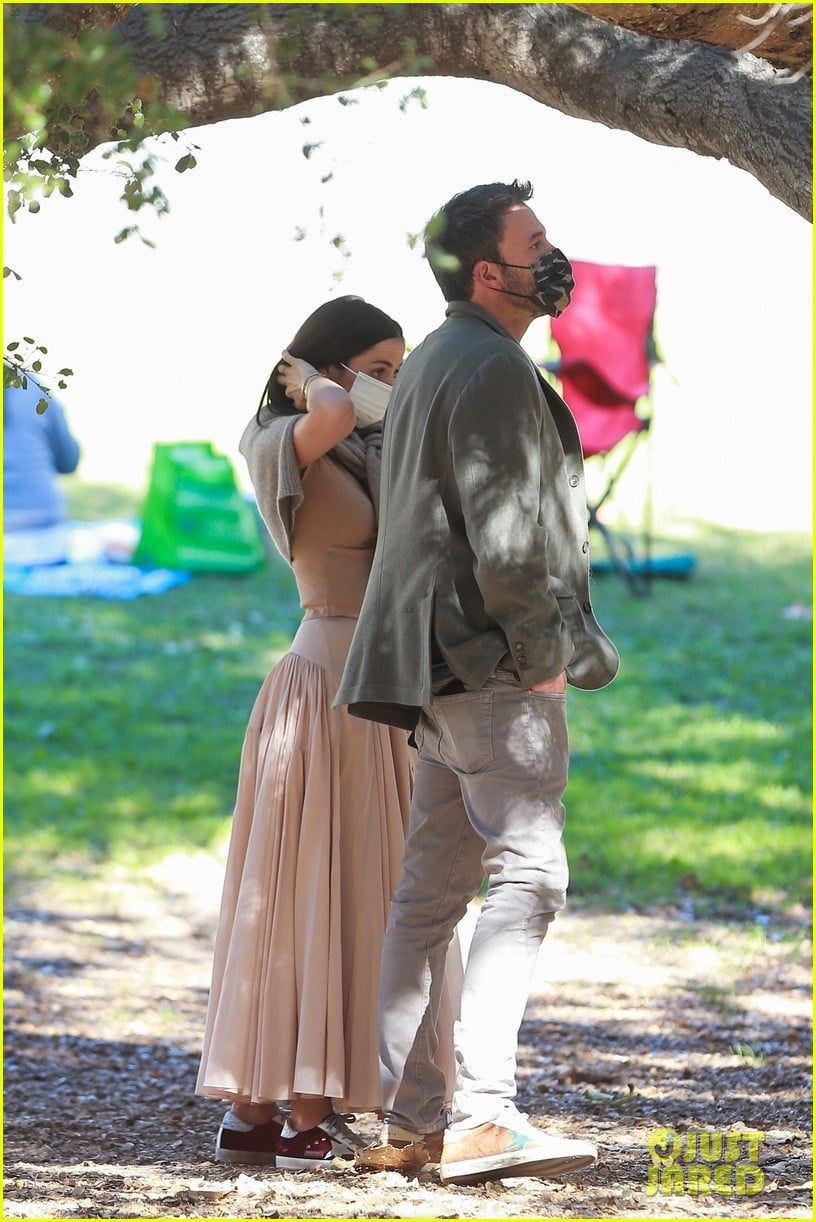 Ben Affleck & Ana de Armas Take His Kids to the Park After First