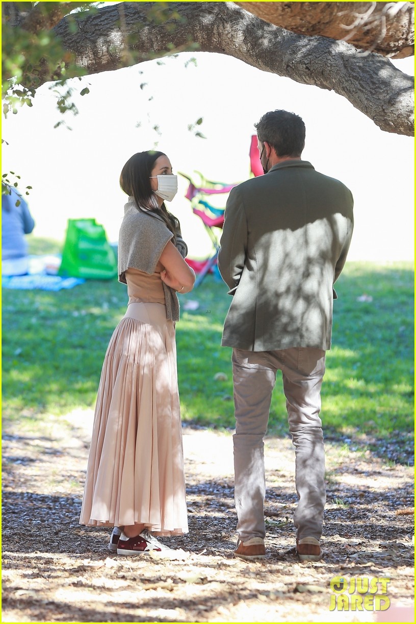Ben Affleck & Ana de Armas Take His Kids to the Park After First