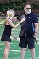 russell crowe kisses britney theriot 04
