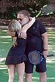russell crowe kisses britney theriot 05