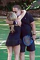 russell crowe kisses britney theriot 30