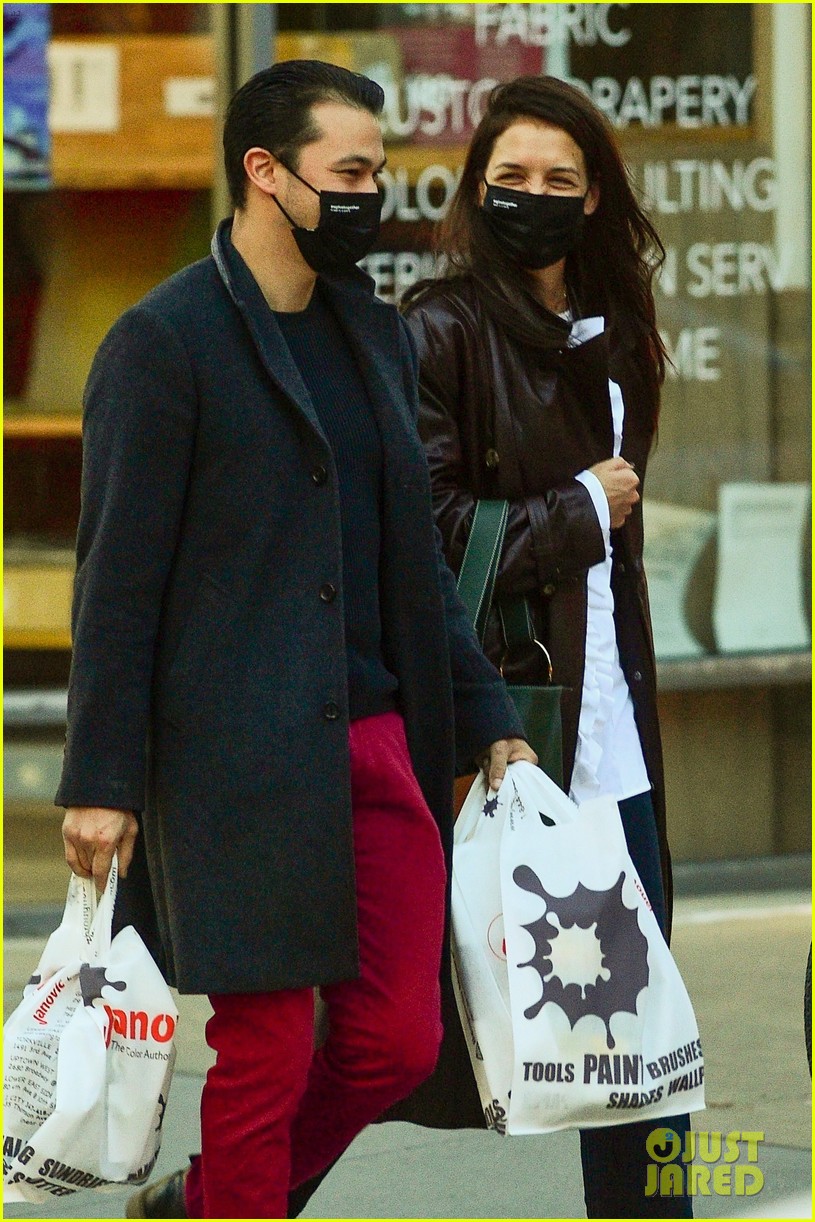 Katie Holmes Goes Paint Shopping with Boyfriend Emilio Vitolo Jr