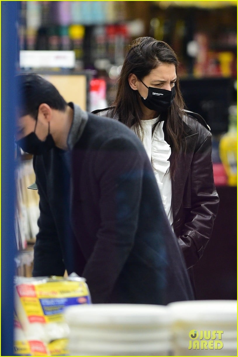 Katie Holmes Goes Paint Shopping with Boyfriend Emilio Vitolo Jr