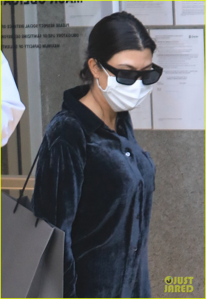 Kourtney Kardashian Picks Up a Matcha Drink While Out in L.A. Photo 4500157 Kourtney