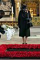 queen elizabeth wears face mask for first time at remembrance day 10